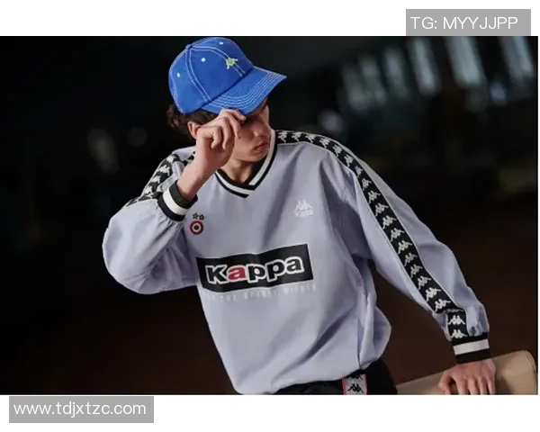 足球球星潮流穿搭引领时尚风潮 运动与街头文化的完美融合